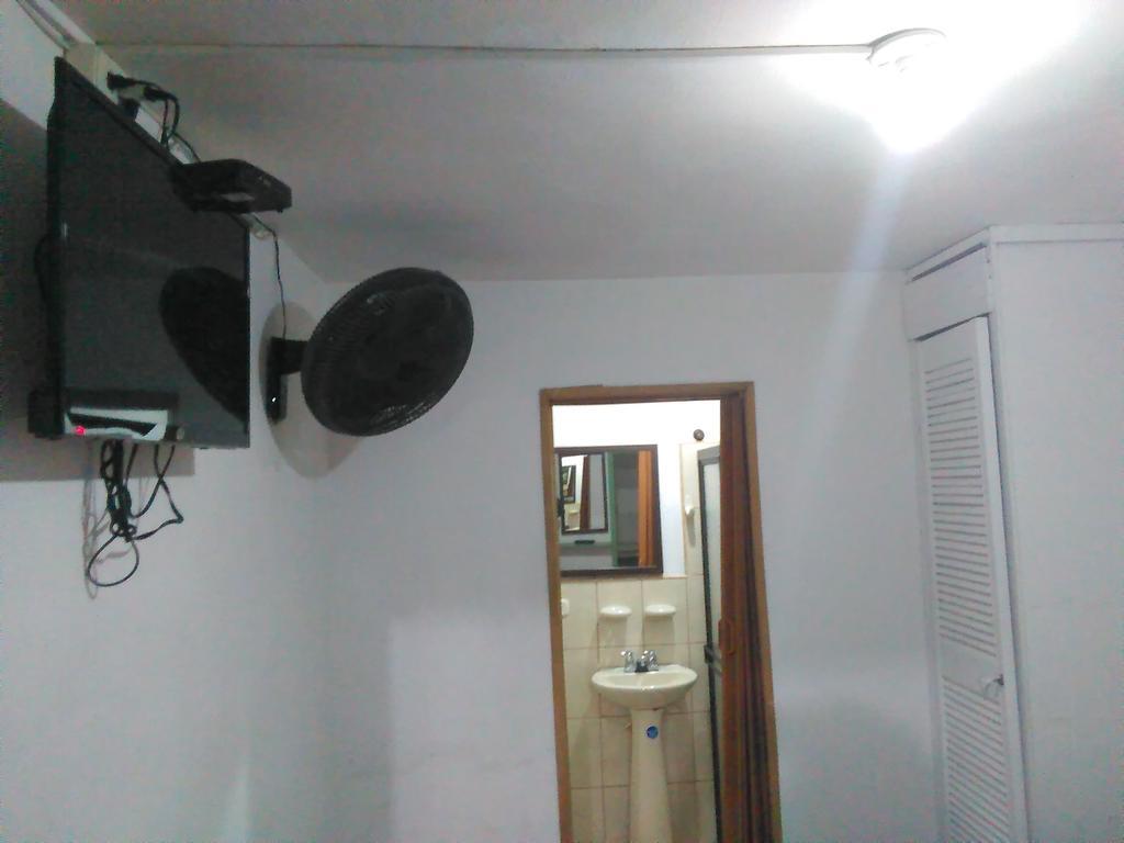 Habita Estudios Laureles Меделин Екстериор снимка